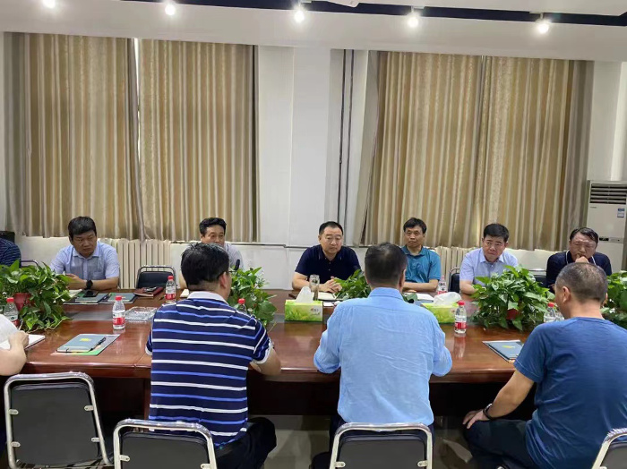 座谈.jpg