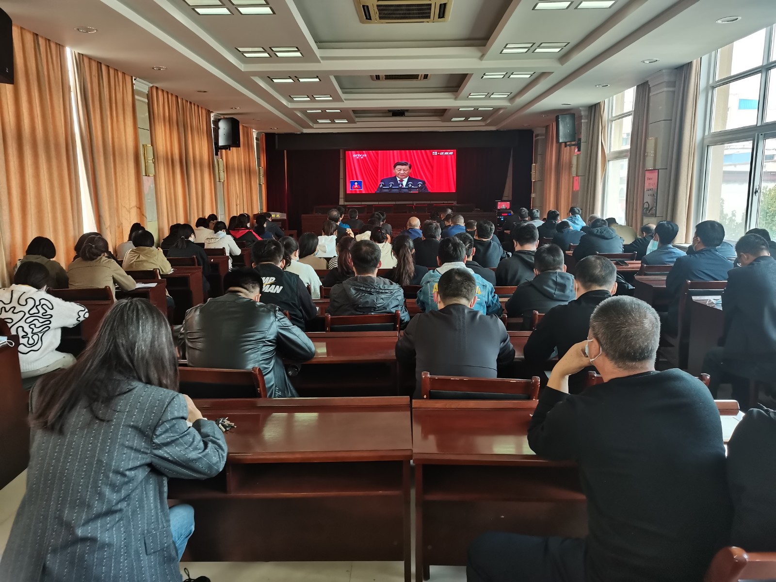 财政局2.jpg 财政局2.jpg