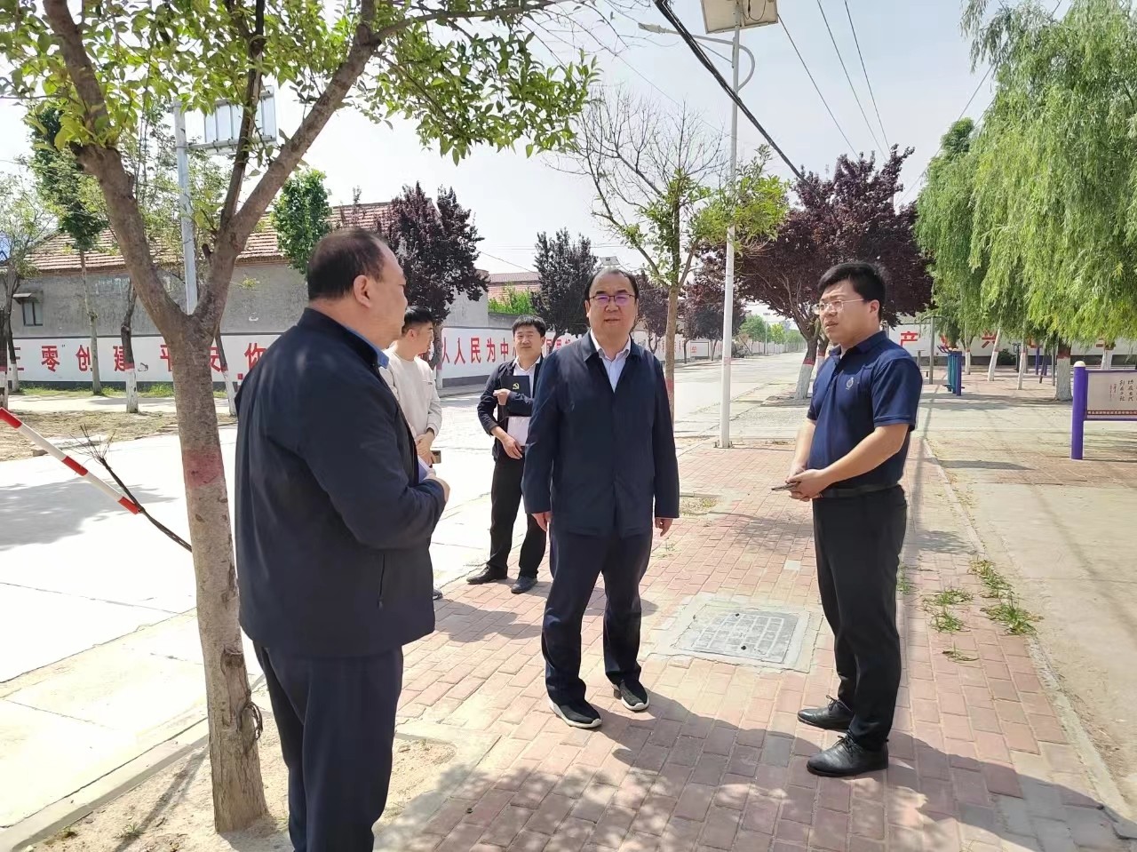 三通1.jpg 三通1.jpg