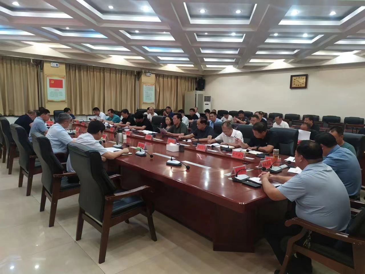 座谈会1.jpg 座谈会1.jpg