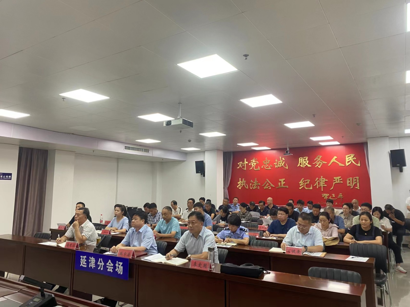 韩中原1.jpg 韩中原1.jpg