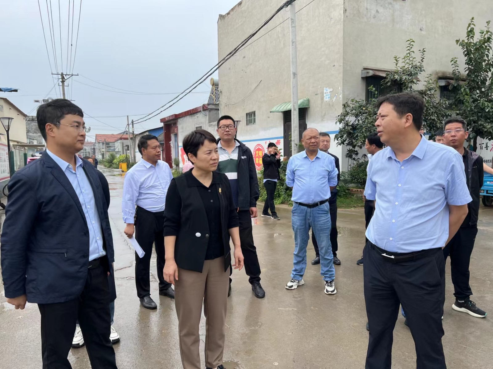 张凤琴2.jpg 张凤琴2.jpg