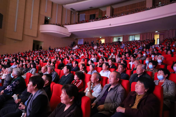 职工1.jpg 职工1.jpg