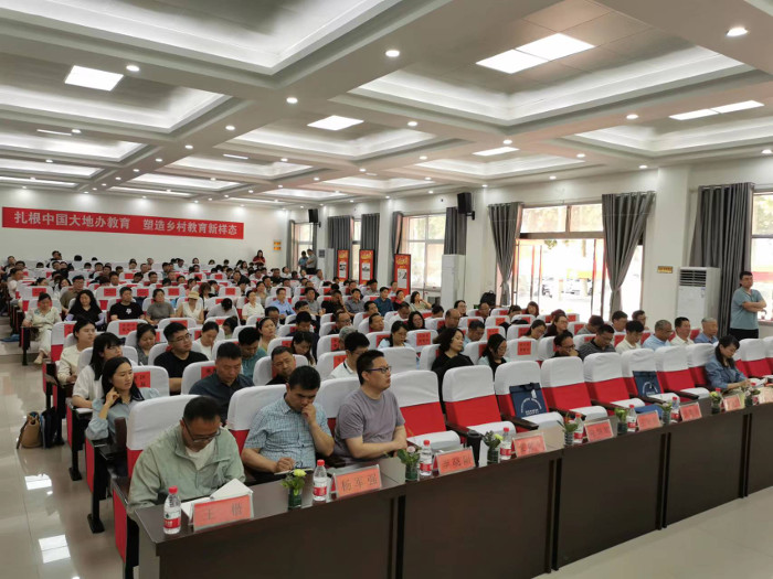 839814572.jpg 839814572.jpg