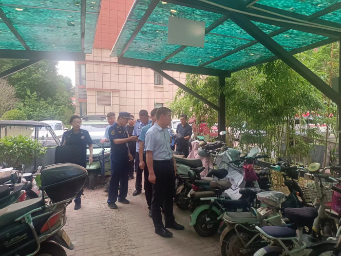 2088061373.jpg 2088061373.jpg