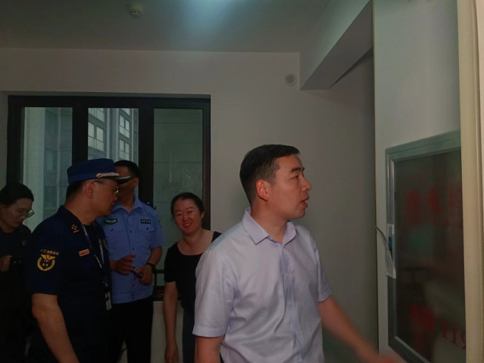 1186588368.jpg 1186588368.jpg