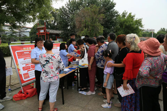 881563130.jpg 881563130.jpg