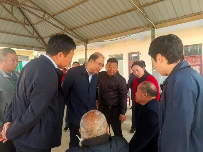 745624136.jpg 745624136.jpg