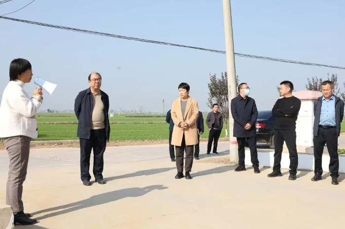 877839373.jpg 877839373.jpg