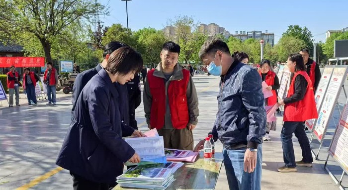 860121949.jpg 860121949.jpg